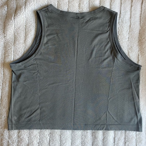 Lululemon Grey Sage Breeze By Muscle Crop Tank Top - Picture 2 of 3